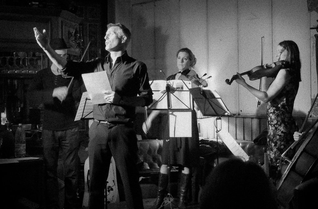 Nick Cass and The Beggars sing “The Juliet Letters”